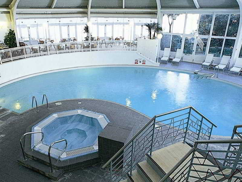 Daresbury Park Hotel & Spa Eksteriør bilde
