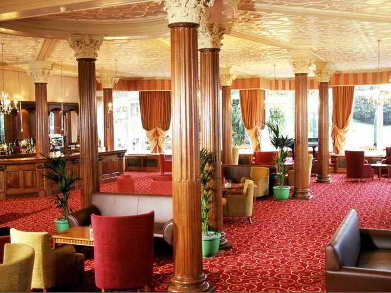 Daresbury Park Hotel & Spa Eksteriør bilde